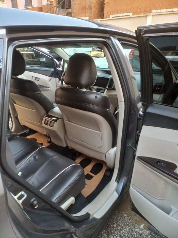 Thumbnail 6 of 2011 Toyota Venza AWD